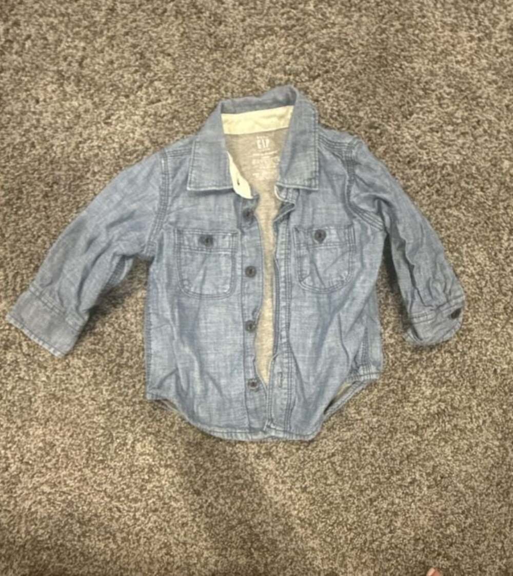 Baby Gap Toddler Light Wash Denim Long Sleeve Button Down Shirt Size 12-18 Month